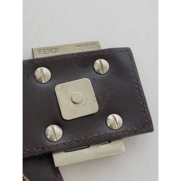 Authentic Fendi Zucca Canvas Baguette Brown - Picture 13 of 15